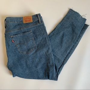 Snakeskin Print Levi’s 711 Skinny Jeans 🐍